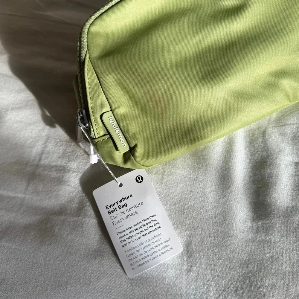 🆕💚 Lululemon Everywhere Belt Bag Edamame Green